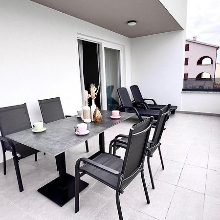Boutique Hotel Ivy'Z โนวาลยา ภายนอก รูปภาพ