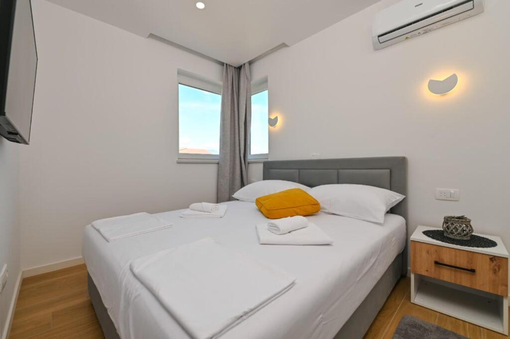 Boutique Hotel Ivy'Z โนวาลยา ภายนอก รูปภาพ