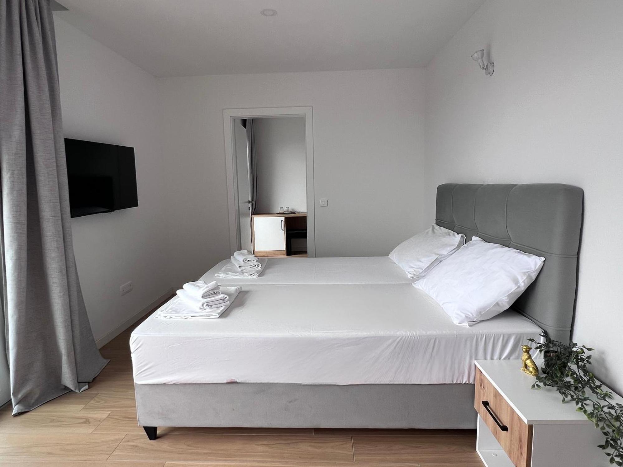 Boutique Hotel Ivy'Z โนวาลยา ภายนอก รูปภาพ