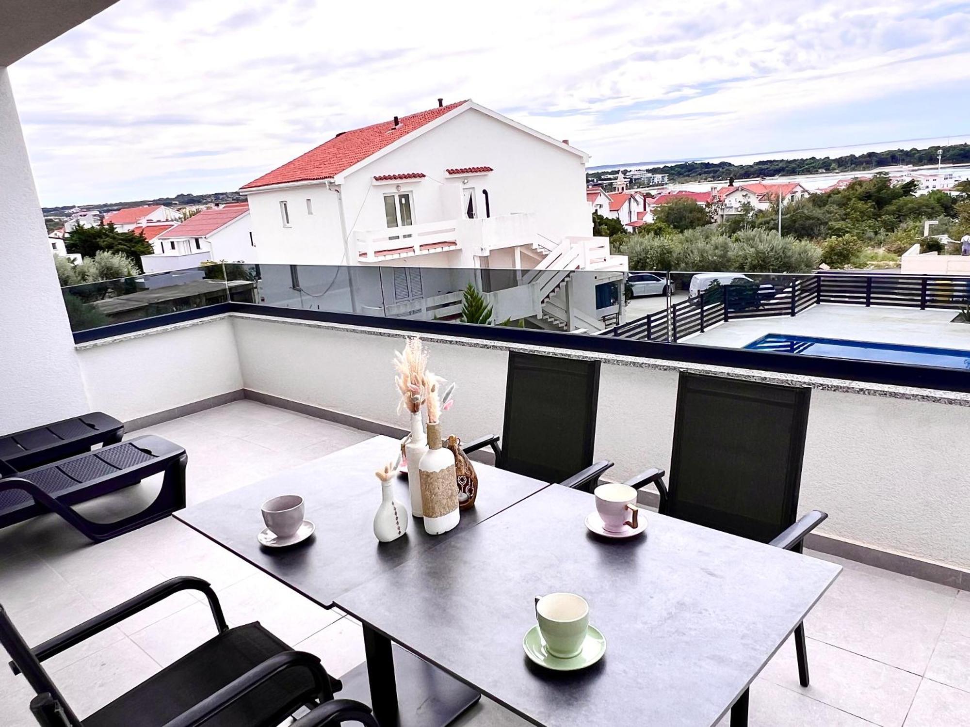 Boutique Hotel Ivy'Z โนวาลยา ภายนอก รูปภาพ