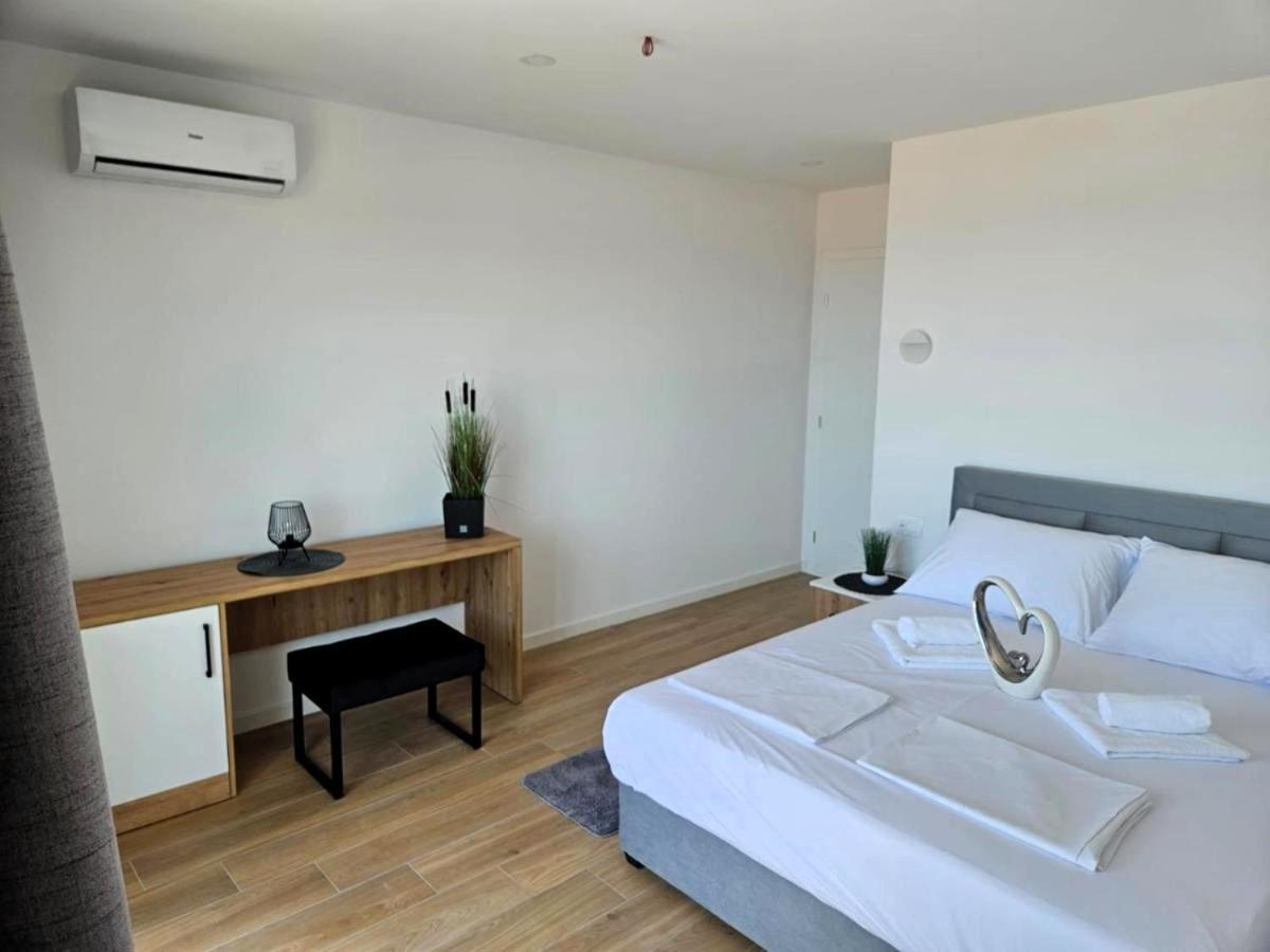 Boutique Hotel Ivy'Z โนวาลยา ภายนอก รูปภาพ